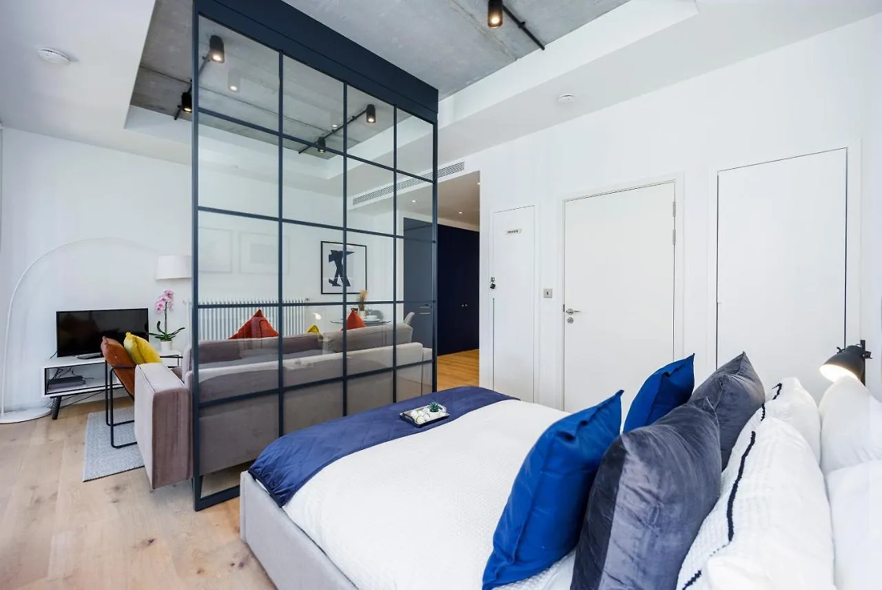 Luxury Apartment-Business-Relocation-Canary Wharf London United Kingdom