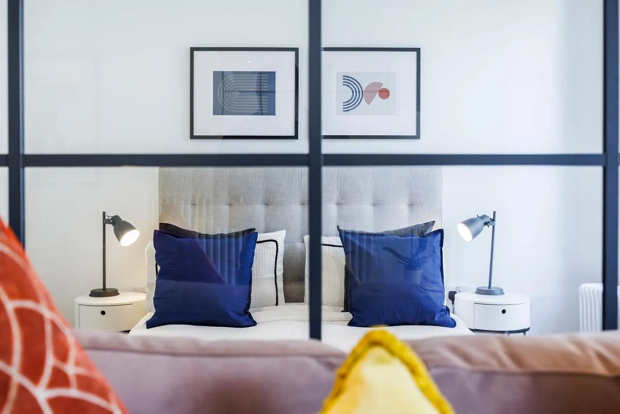 Apartment Luxury Apartment-Business-Relocation-Canary Wharf London
