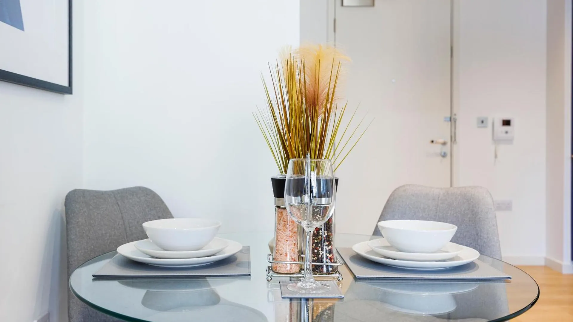 Luxury Apartment-Business-Relocation-Canary Wharf London